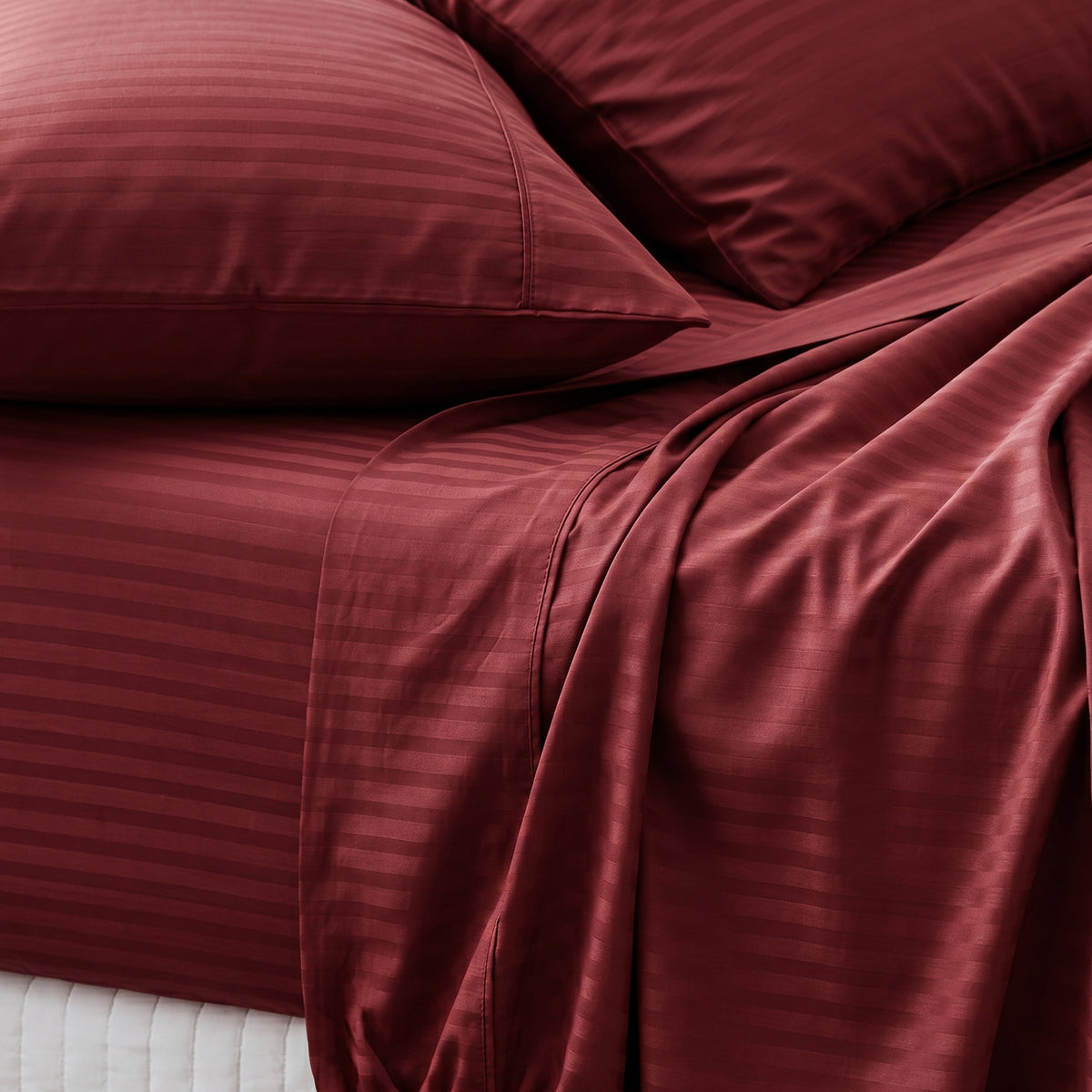 Cooling_Bamboo_Blend_Fitted_Set_Burgundy04